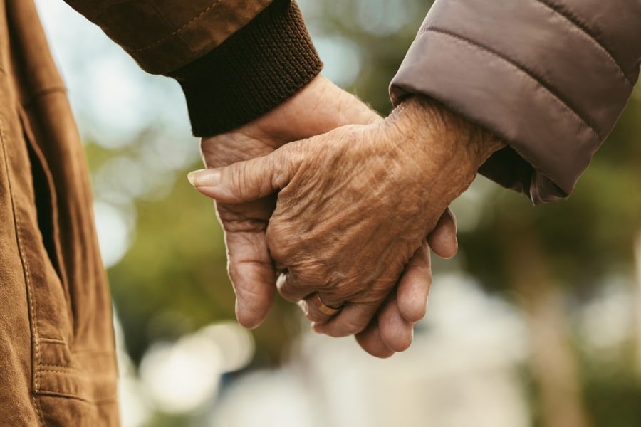 Choosing a funeral home in Arizona